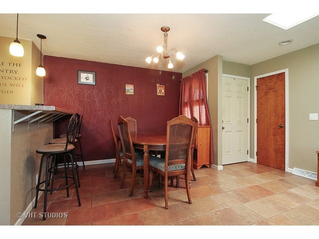 1278 N Terrace Ave, Kankakee, IL 60901 photo 3