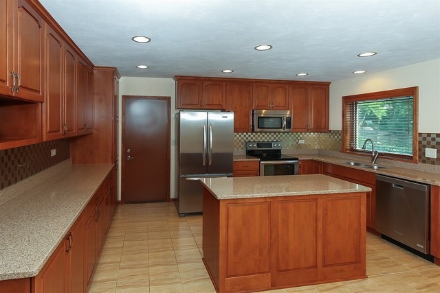 611 Kathy Ln, Bartlett, IL 60103 photo 8