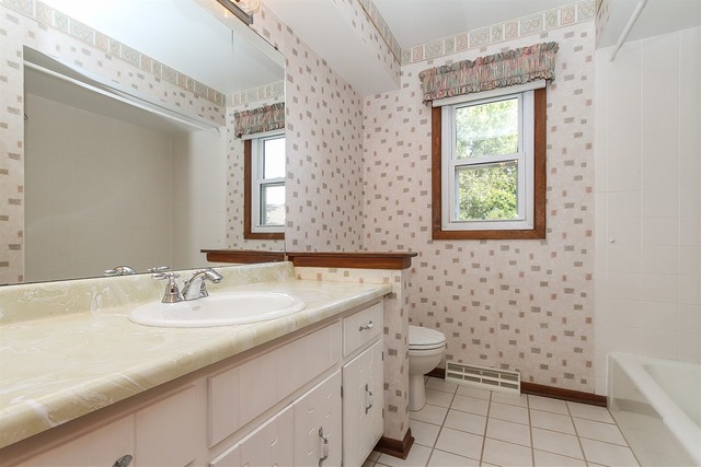 611 Kathy Ln, Bartlett, IL 60103 photo 21