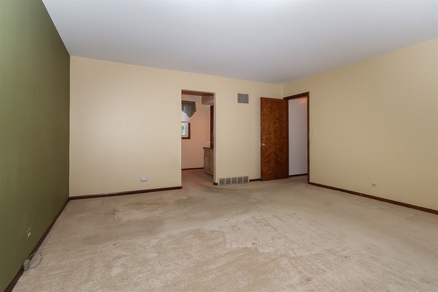 611 Kathy Ln, Bartlett, IL 60103 photo 17