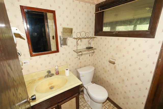 16 W535 Hillside Ln, Willowbrook, IL 60527 photo 8