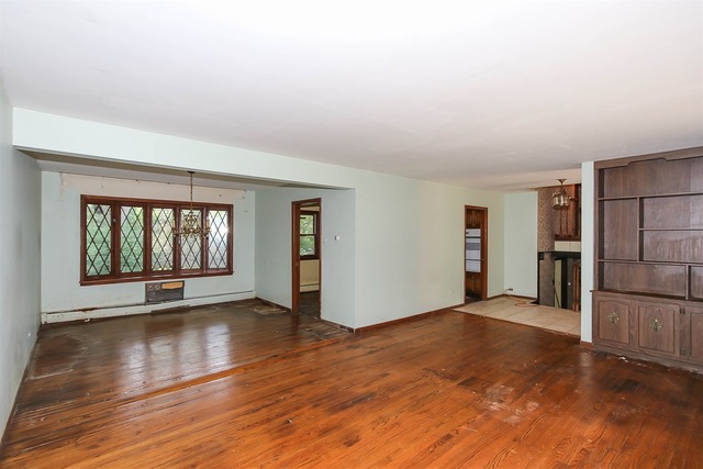 16 W535 Hillside Ln, Willowbrook, IL 60527 photo 2