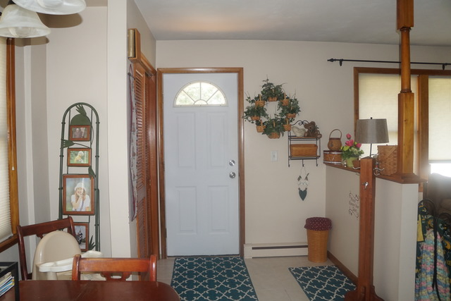 1104 Tee St, Dixon, IL 61021 photo 2