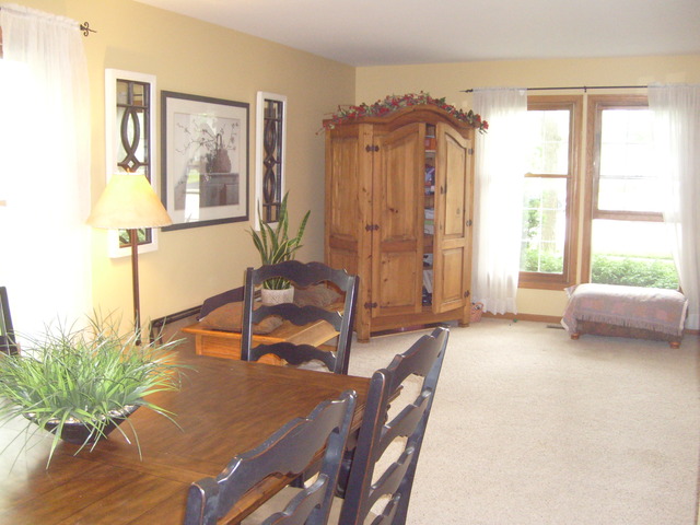 1255 Cimarron Dr, Cary, IL 60013 photo 8