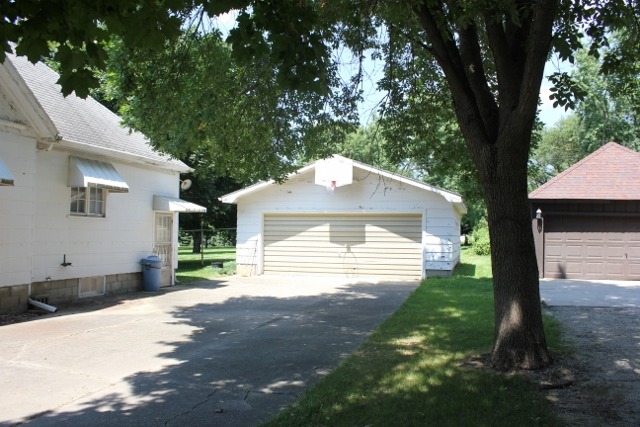 308 E Cherry St, Chatsworth, IL 60921 photo 2