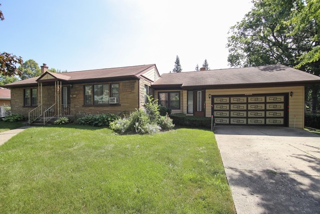 17 Pine Tree Rd, Northbrook, IL 60062 photo 1