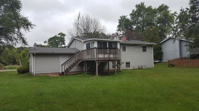 1404 Glen Dr, Mchenry, IL 60050 photo 2