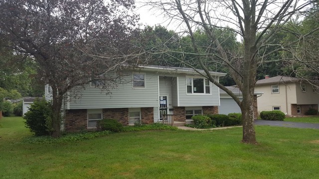 1404 Glen Dr, Mchenry, IL 60050 photo 1