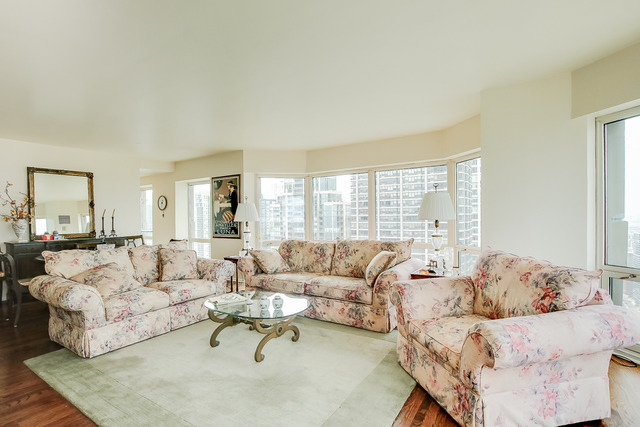 100 E Huron St #3402, Chicago, IL 60611 photo 2