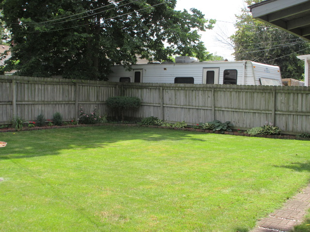 1352 Lambert Ave, Joliet, IL 60432 photo 5