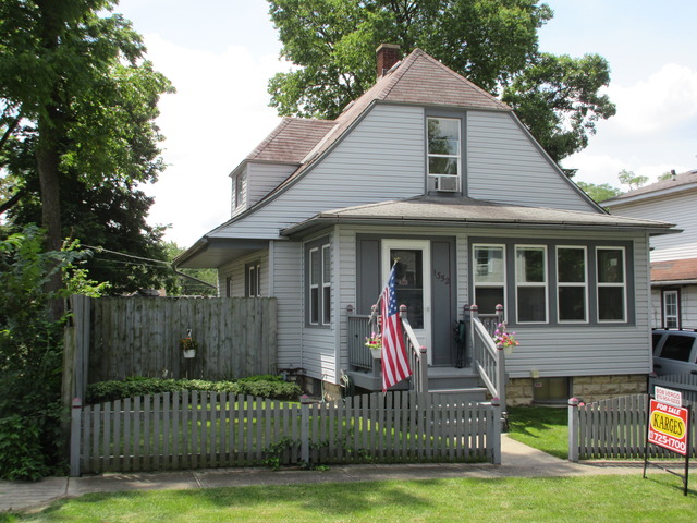 1352 Lambert Ave, Joliet, IL 60432 photo 2