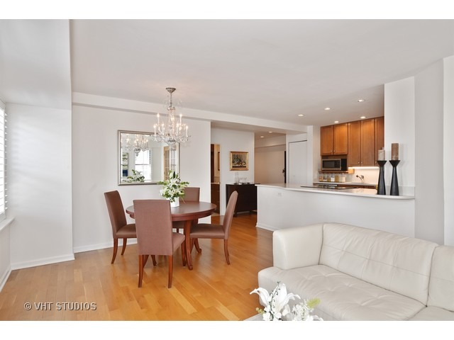 40 E 9th St #1702, Chicago, IL 60605 photo 4