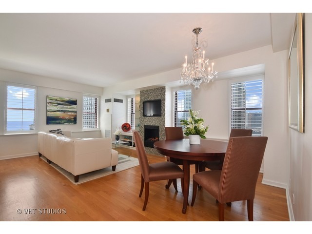 40 E 9th St #1702, Chicago, IL 60605 photo 3