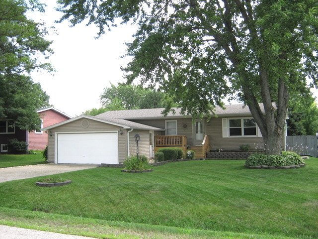 2307 W Fairview Ln, Mchenry, IL 60051 photo 1