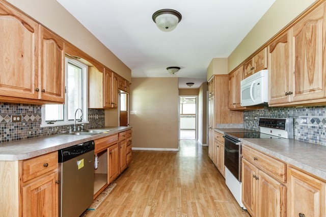 1348 E 7th St, Lockport, IL 60441 photo 5