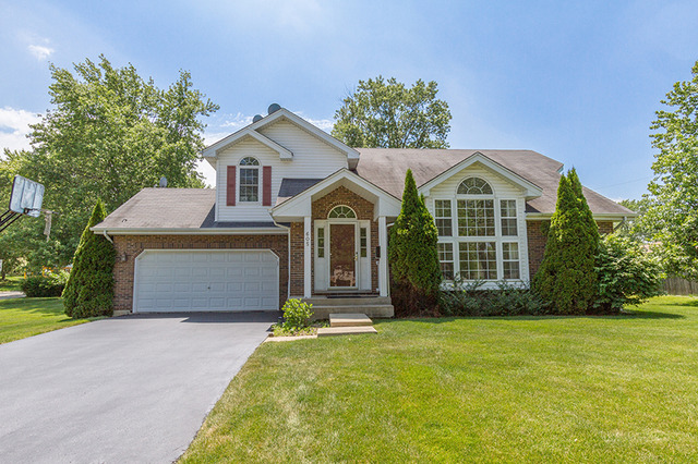 605 Milton Ln, Hoffman Estates, IL 60169 photo 1