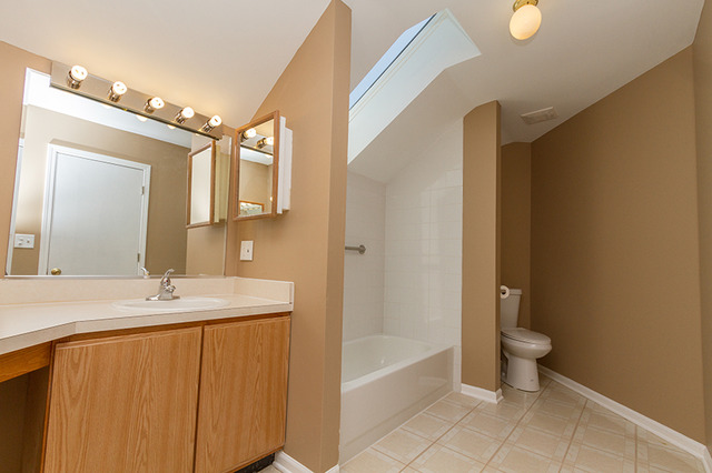 605 Milton Ln, Hoffman Estates, IL 60169 photo 16