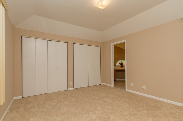 605 Milton Ln, Hoffman Estates, IL 60169 photo 14