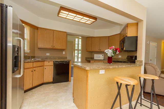 605 Milton Ln, Hoffman Estates, IL 60169 photo 9
