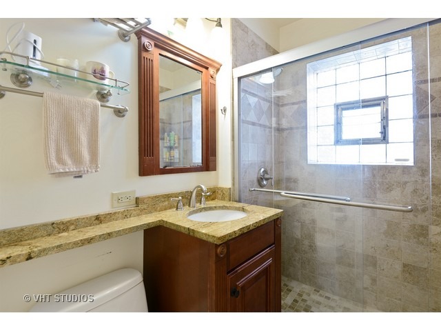 136 Custer Ave #2, Evanston, IL 60202 photo 11