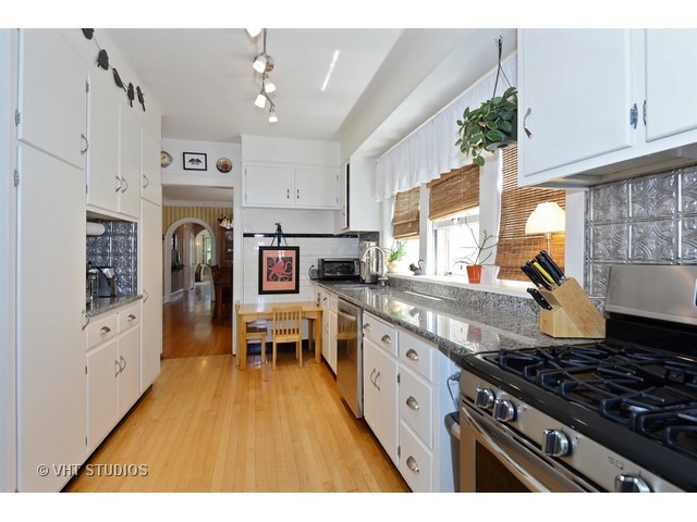 136 Custer Ave #2, Evanston, IL 60202 photo 4
