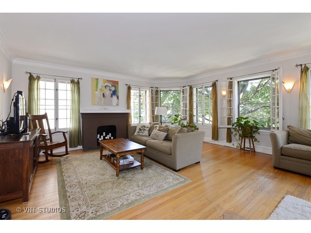 136 Custer Ave #2, Evanston, IL 60202 photo 2