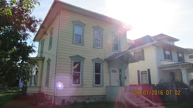 526 E Downer Pl, Aurora, IL 60505 photo 1