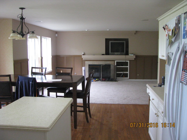 823 Cole Ct, Plano, IL 60545 photo 2