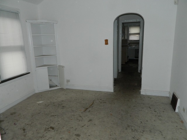 7634 S Champlain Ave, Chicago, IL 60619 photo 9