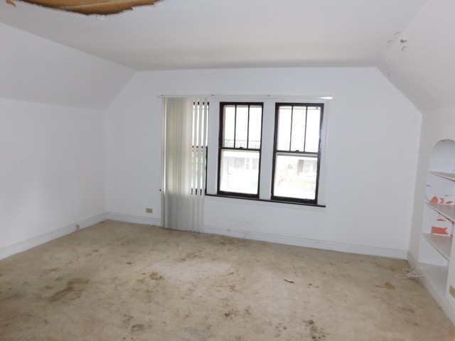 7634 S Champlain Ave, Chicago, IL 60619 photo 5
