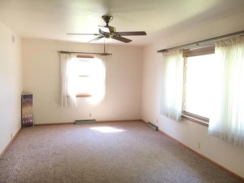 204 E 2nd St, Genoa, IL 60135 photo 3