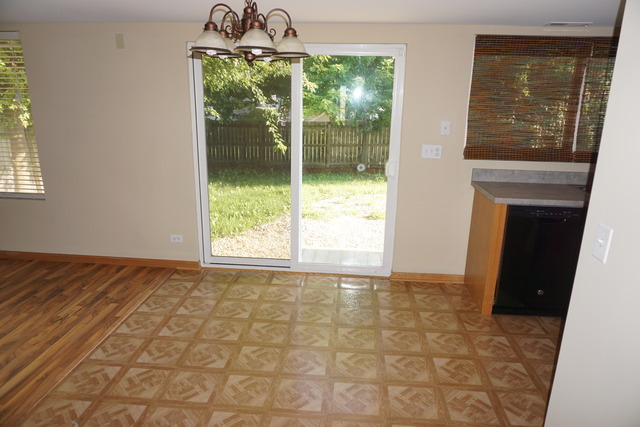 1672 Walnut Park Ln, Aurora, IL 60504 photo 5