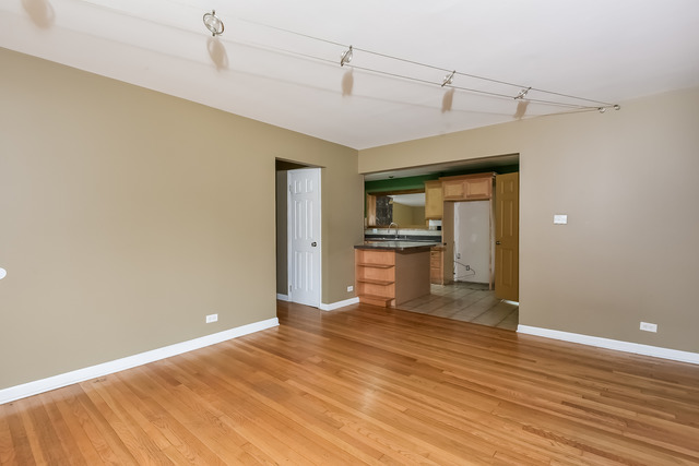 111 E Normandy Dr, Addison, IL 60101 photo 7