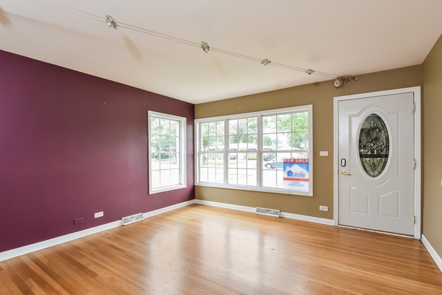 111 E Normandy Dr, Addison, IL 60101 photo 6
