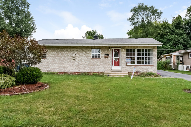 111 E Normandy Dr, Addison, IL 60101 photo 2
