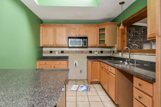 111 E Normandy Dr, Addison, IL 60101 photo 12