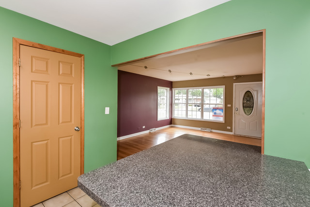 111 E Normandy Dr, Addison, IL 60101 photo 13