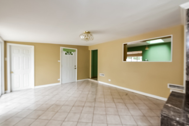 111 E Normandy Dr, Addison, IL 60101 photo 10