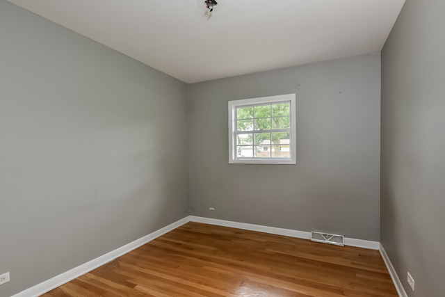 111 E Normandy Dr, Addison, IL 60101 photo 14