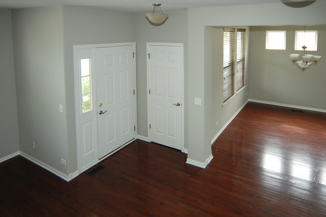 3303 Batley St, Elgin, IL 60124 photo 2