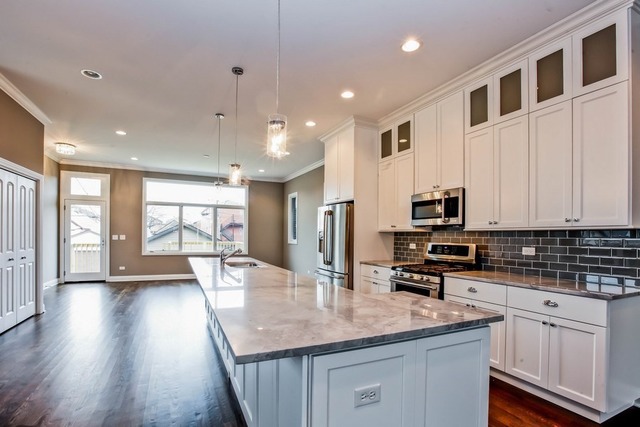 436 W 38th Pl, Chicago, IL 60609 photo 4