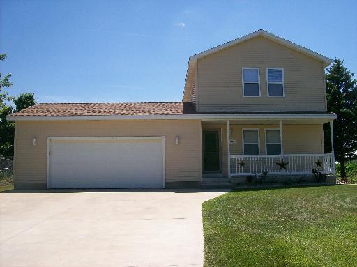 207 E 6th St, Mendota, IL 61342 photo 1