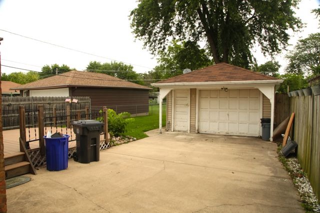 4545 Pulaski Ave, Lyons, IL 60534 photo 3