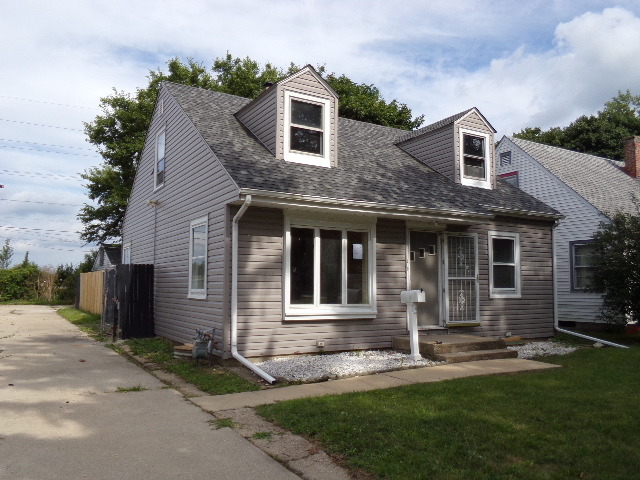 364 N Hammes Ave, Kankakee, IL 60901 photo 2