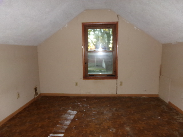 115 E Ash St, Watseka, IL 60970 photo 10