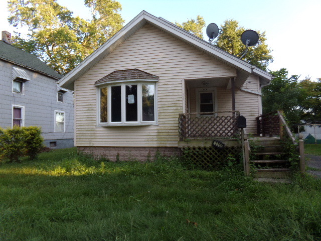 115 E Ash St, Watseka, IL 60970 photo 1