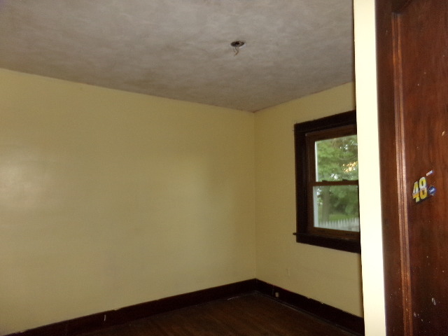 115 E Ash St, Watseka, IL 60970 photo 8