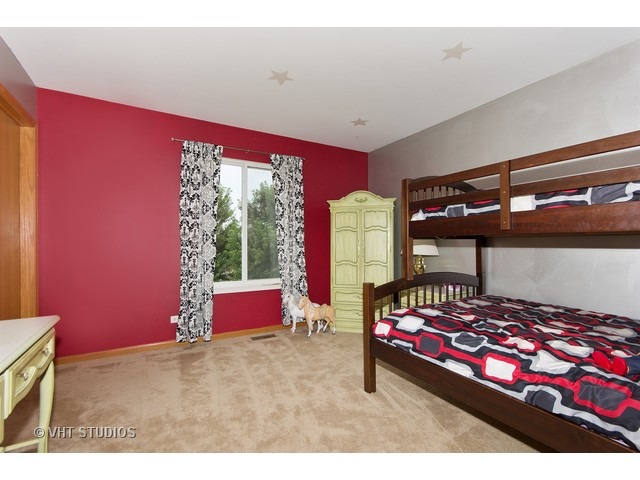 1049 Wright Ct, Plano, IL 60545 photo 9