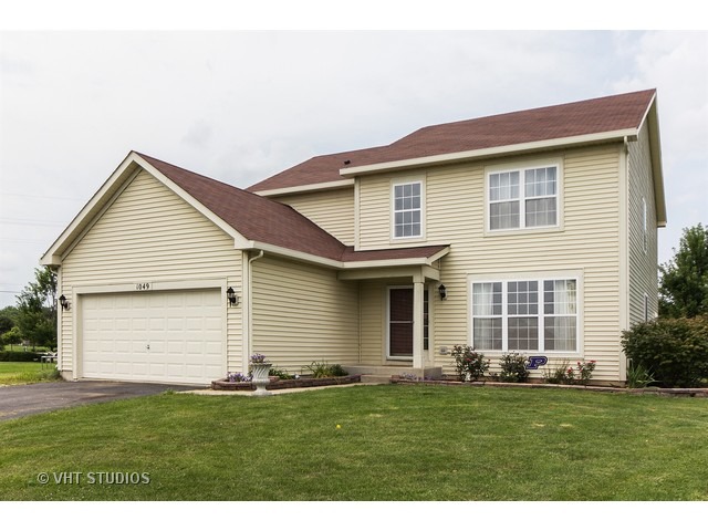 1049 Wright Ct, Plano, IL 60545 photo 1