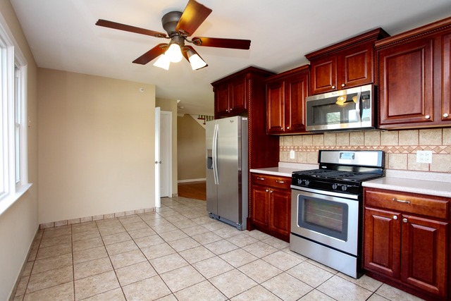 7512 S Sholer Ave, Bridgeview, IL 60455 photo 5